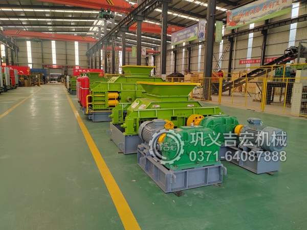平凉小型沙场制砂机为什么要选对辊制砂机,工作原理及价格简介！